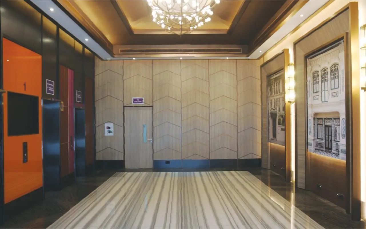 Aqueen Prestige Hotel Lavender - Entrance - 1