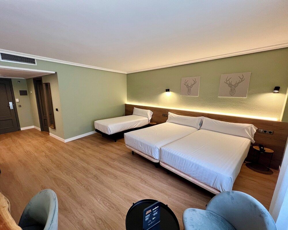 Yomo Imperial - Room