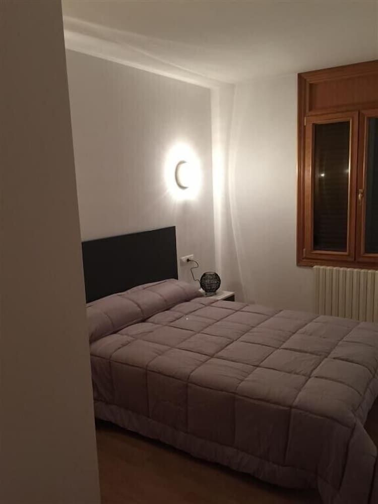 Apartamentos Borruscall - Room - 3
