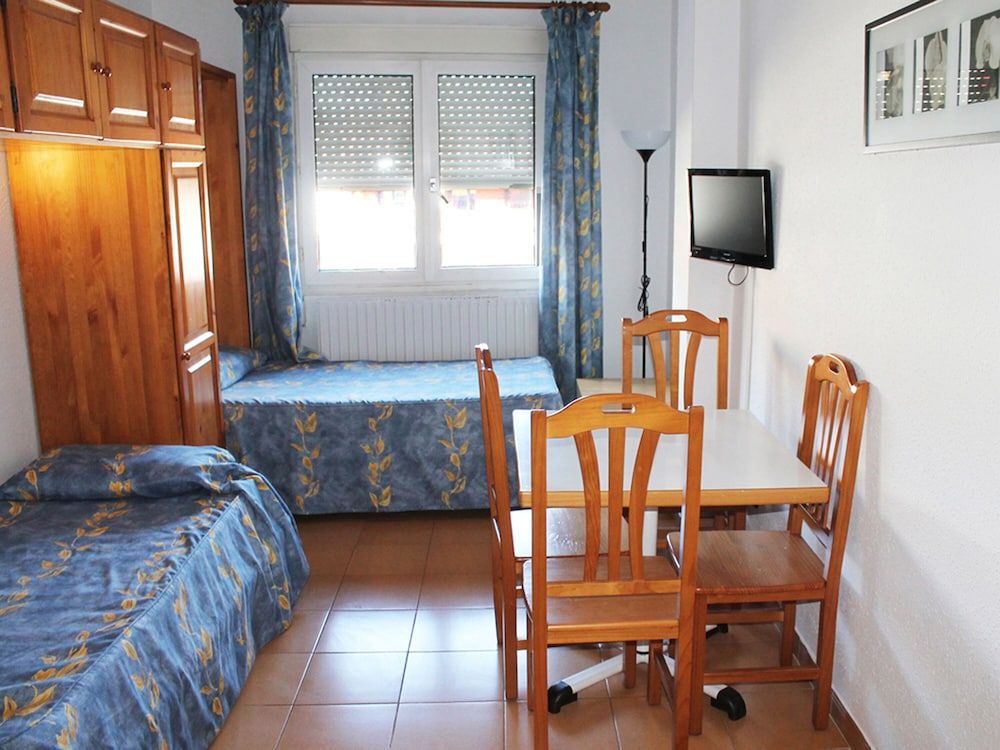 Estudios Cims Pas 3000 - Room - 3