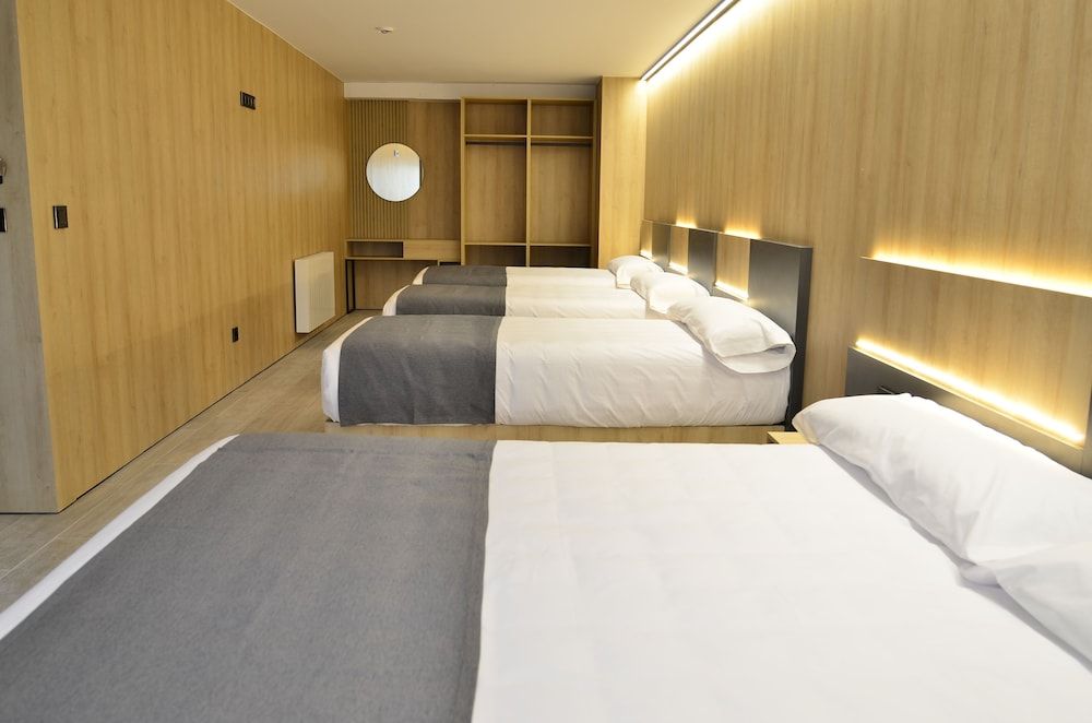 Hotel Catanies - Room - 1