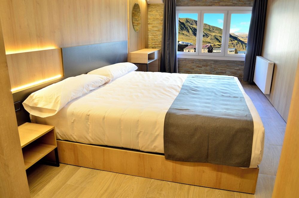 Hotel Catanies - Room - 3