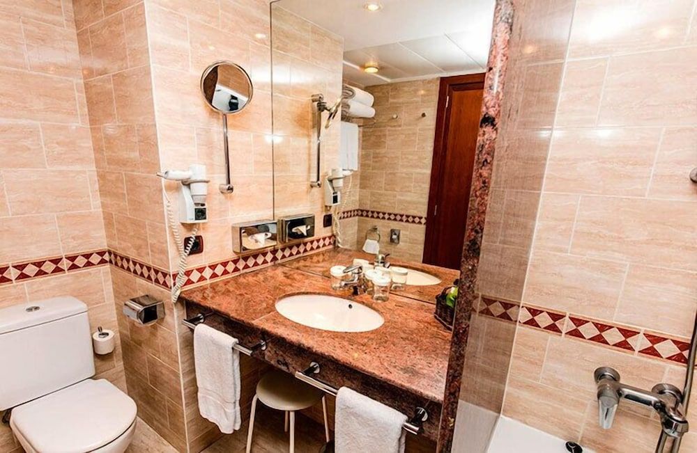 Sport Hotel Village - Bathroom - 4