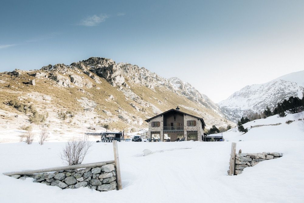 L'Ovella Negra Mountain Lodge - Exterior - 4