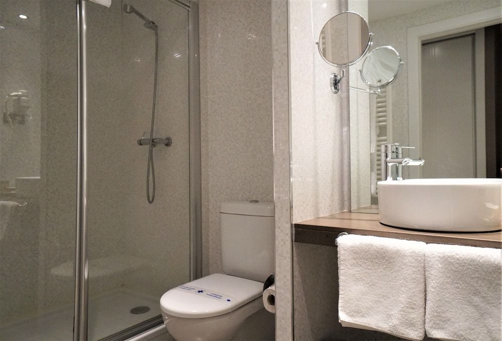 Xalet Bringue Hotel & Spa - Bathroom - 3