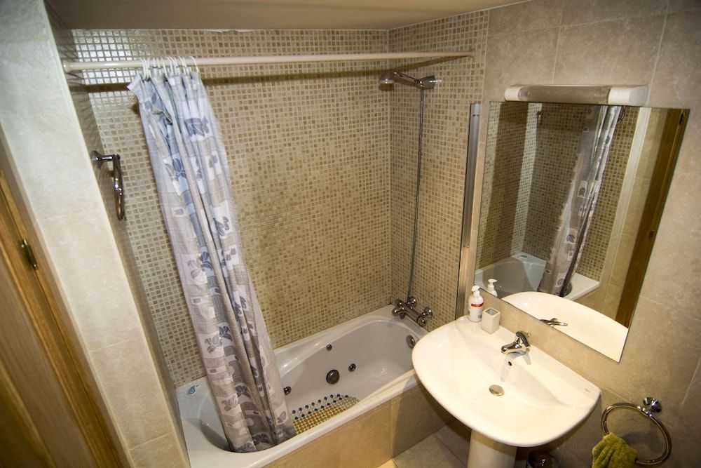 Apartamento Vitivola Bosquet El Forn - Bathroom - 4