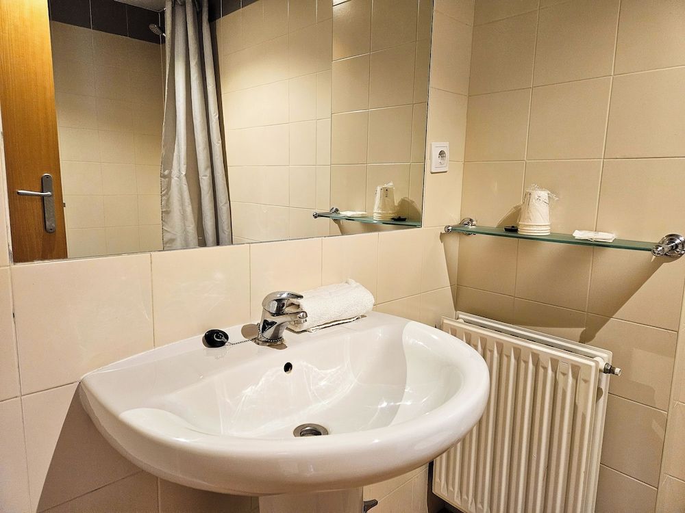 Apartamentos Canillo Ribagrossa 3000 - Bathroom - 4