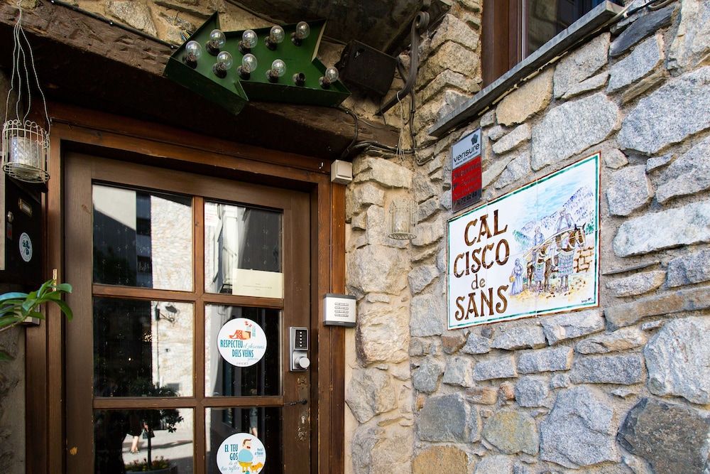 Hostal Cisco de Sans - Property entrance - 2