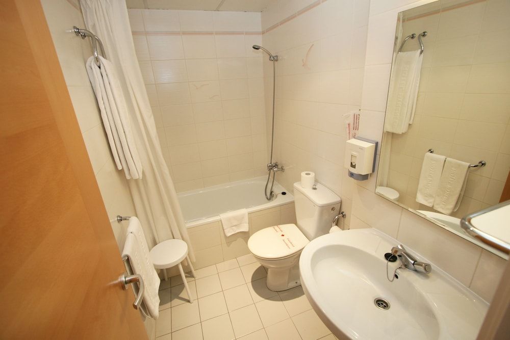 Hotel Pyrénées - Bathroom - 3