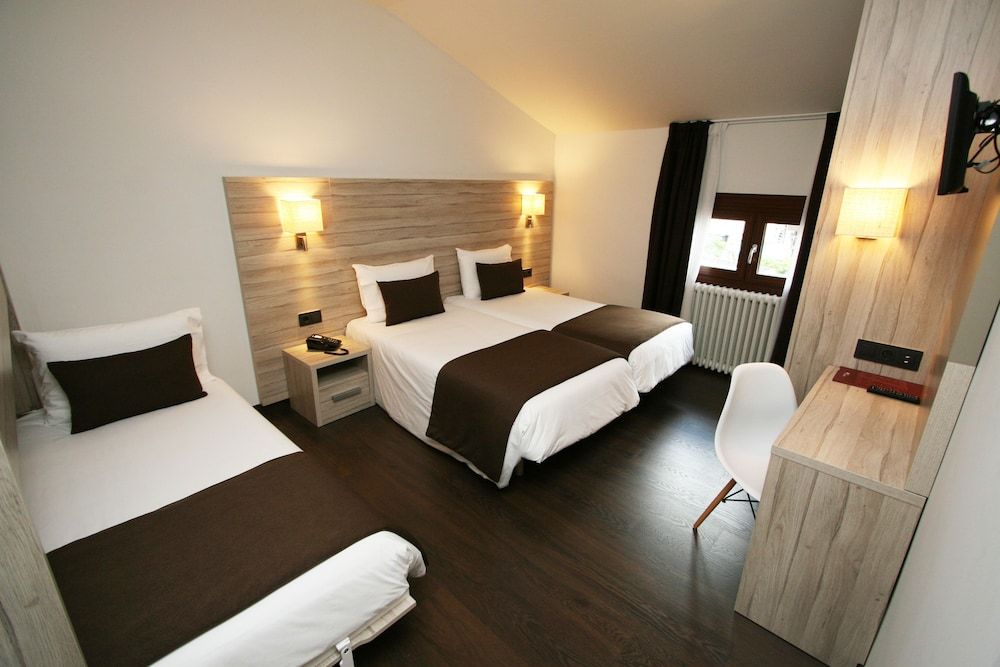 Hotel Pyrénées - Room - 4