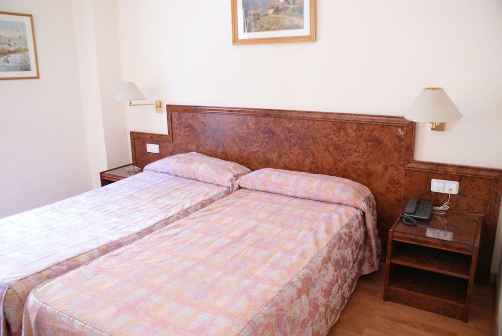 Hotel Sant Jordi by ALEGRIA - Room - 1