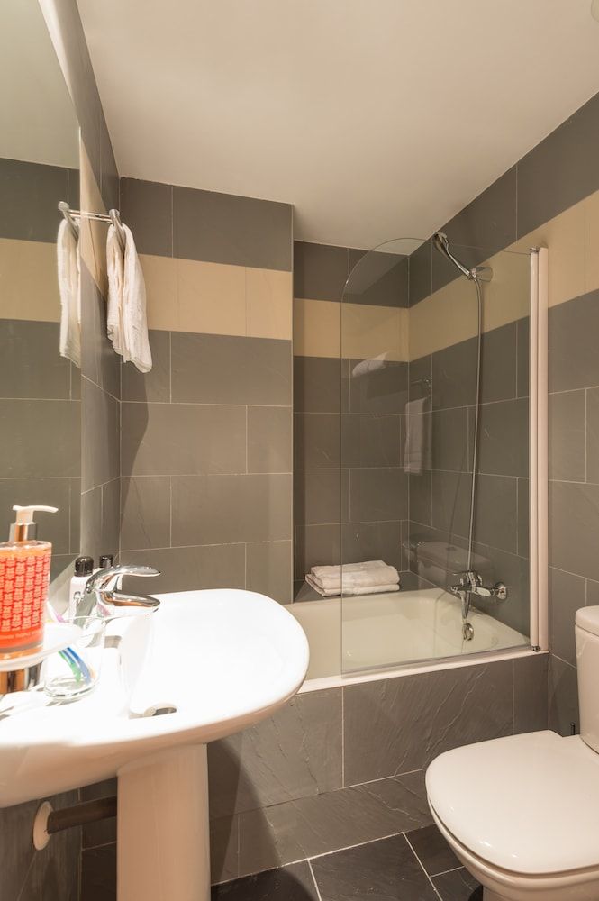 Pierre & Vacances Andorra Sunari Peretol - Bathroom - 3