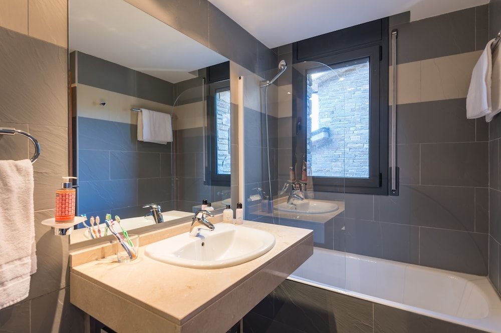 Pierre & Vacances Andorra Sunari Peretol - Bathroom - 4