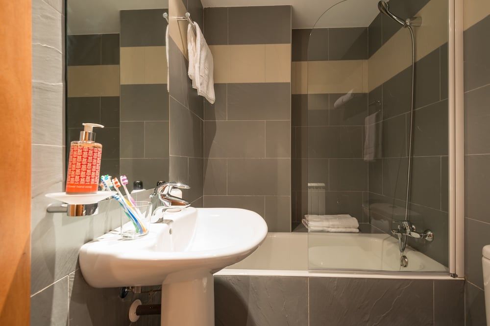 Pierre & Vacances Andorra Sunari Peretol - Bathroom - 1
