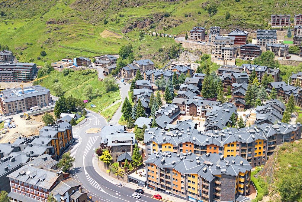 Cycling & Hiking Apartment In Andorra - Exterior