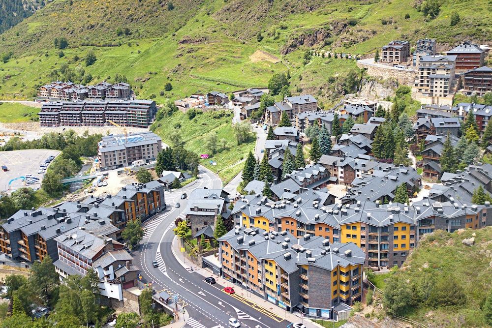 Cycling & Hiking Apartment In Andorra - Exterior - 4