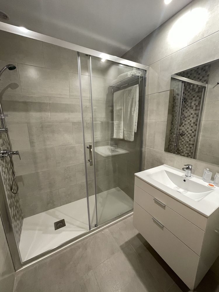 Pierre & Vacances Andorra Alba - Bathroom