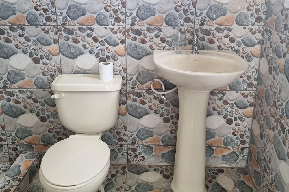 Comfortable 1-bed Cottage in Codrington Barbuda - Bathroom - 3