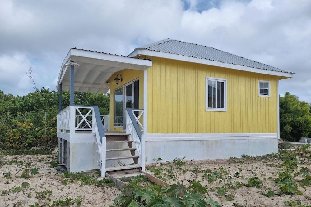 Comfortable 1-bed Cottage in Codrington Barbuda - Exterior - 1