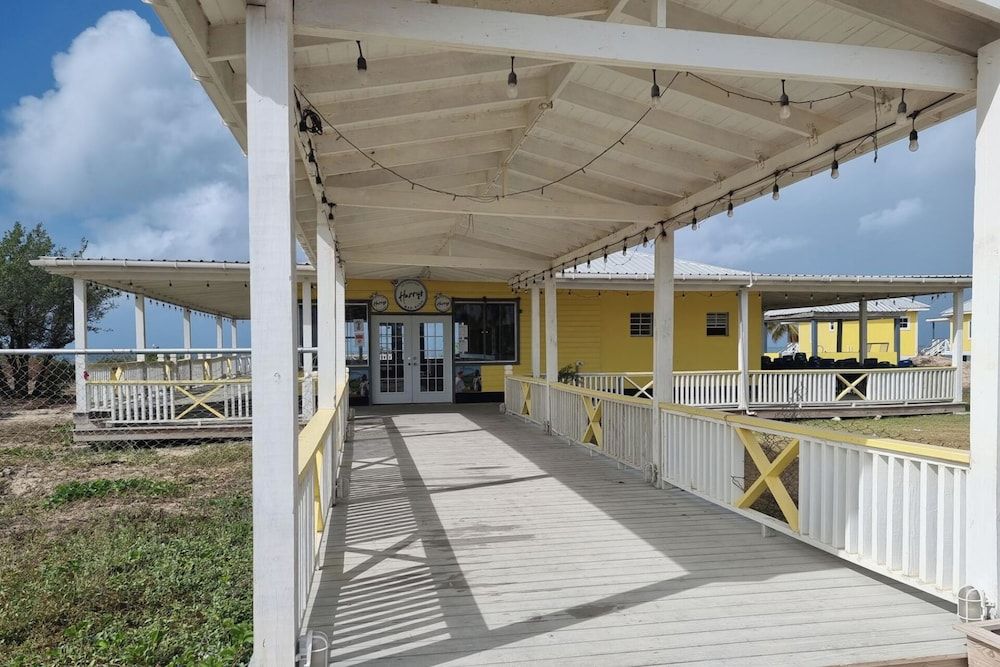 Comfortable 1-bed Cottage in Codrington Barbuda - Exterior - 2