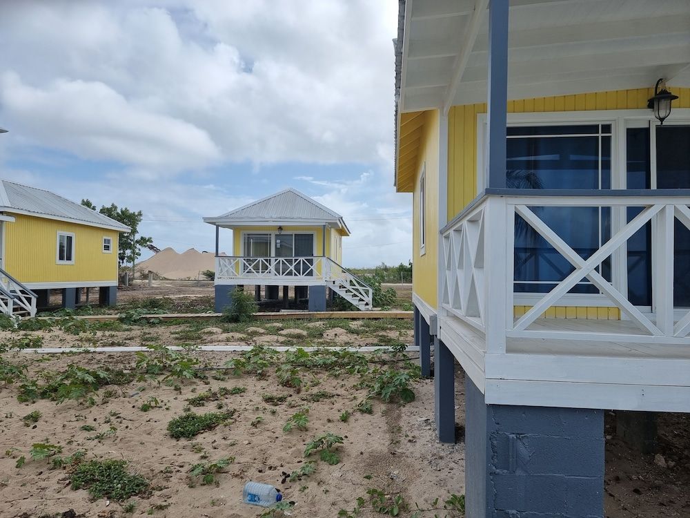 Harrys Cottages Cottage 5 Right on the Pink Sand - Exterior - 3