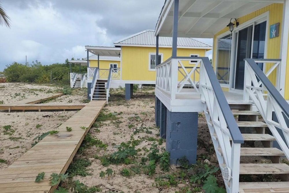 Harrys Cottages Cottage 5 Right on the Pink Sand - Exterior - 2