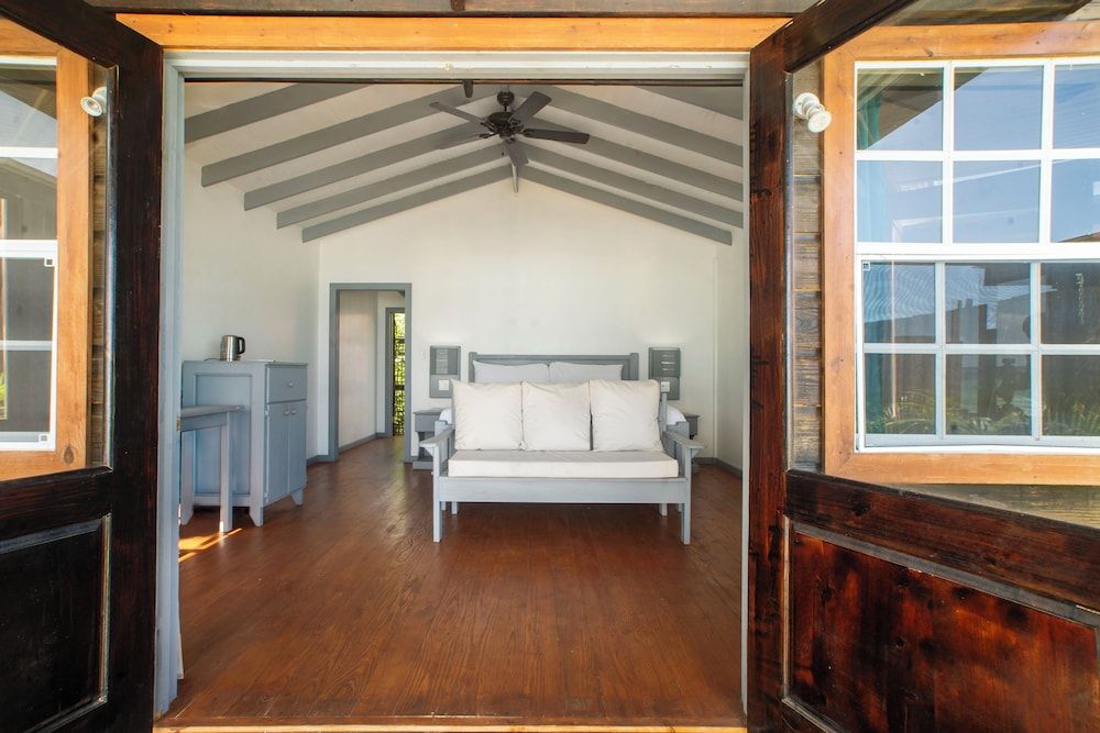Conch Beach Cabins - Rumbus Beach - Room - 1