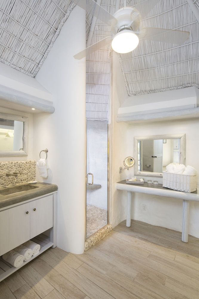 Galley Bay Resort & Spa - Bathroom - 2