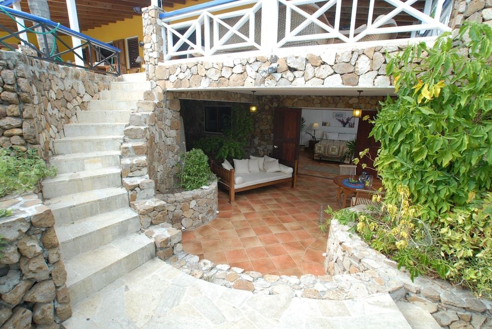 The Carib House 5 Bedrooms And Pool Close To Beach - Room - 2