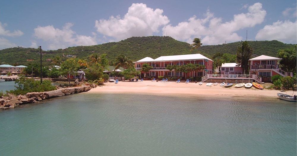 Catamaran Hotel Marina - Exterior