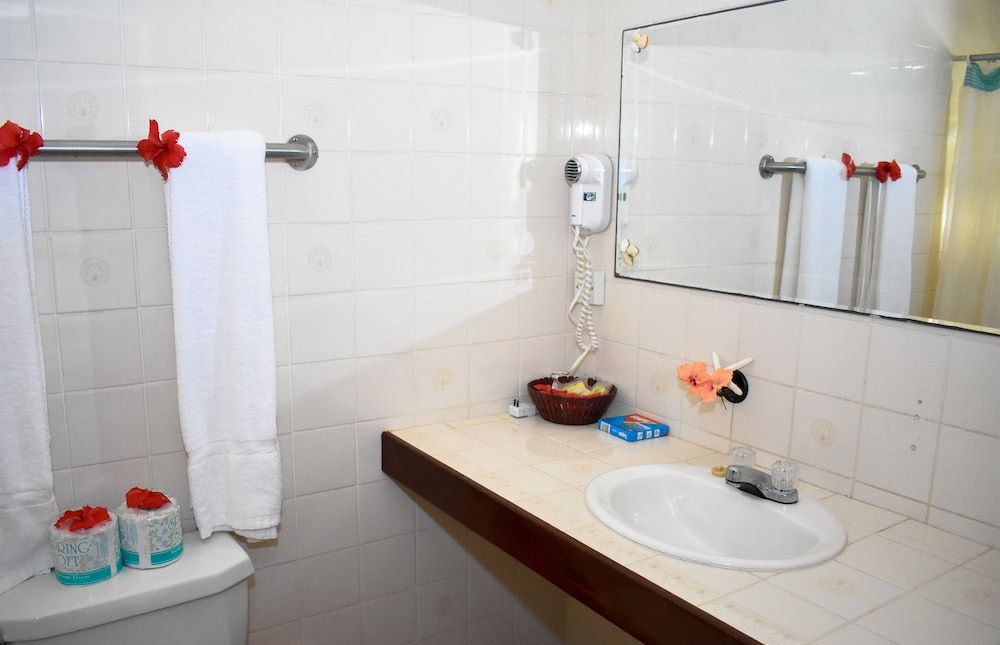 Catamaran Hotel Marina - Bathroom - 3