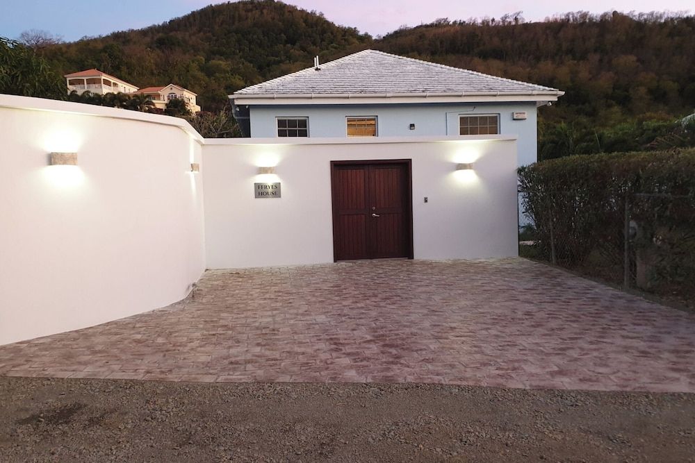 Luxury Villa-sleeps 6-private Pool - Exterior
