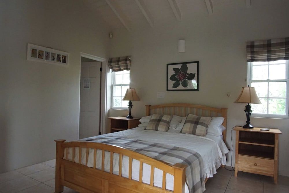 Luxury Villa-sleeps 6-private Pool - Room - 3