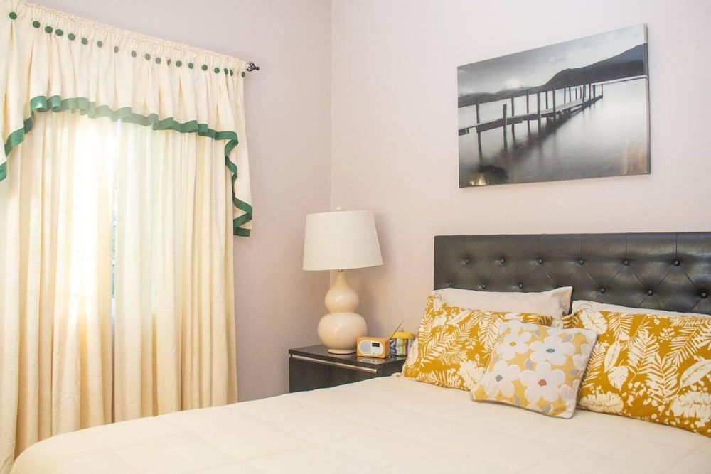 Gorgeous 2-bed Apt, Sleeps 3 in St Johns - Room - 3