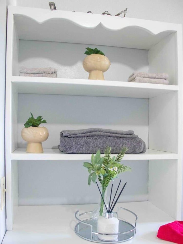 Apt 2 Stylish 2 bed Cosy and Comfortable - Interior - 2