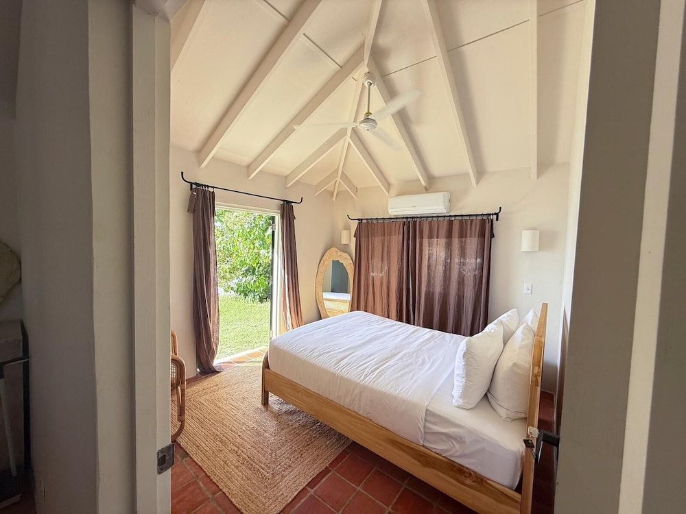 Galleon Beach Resort - Room - 2