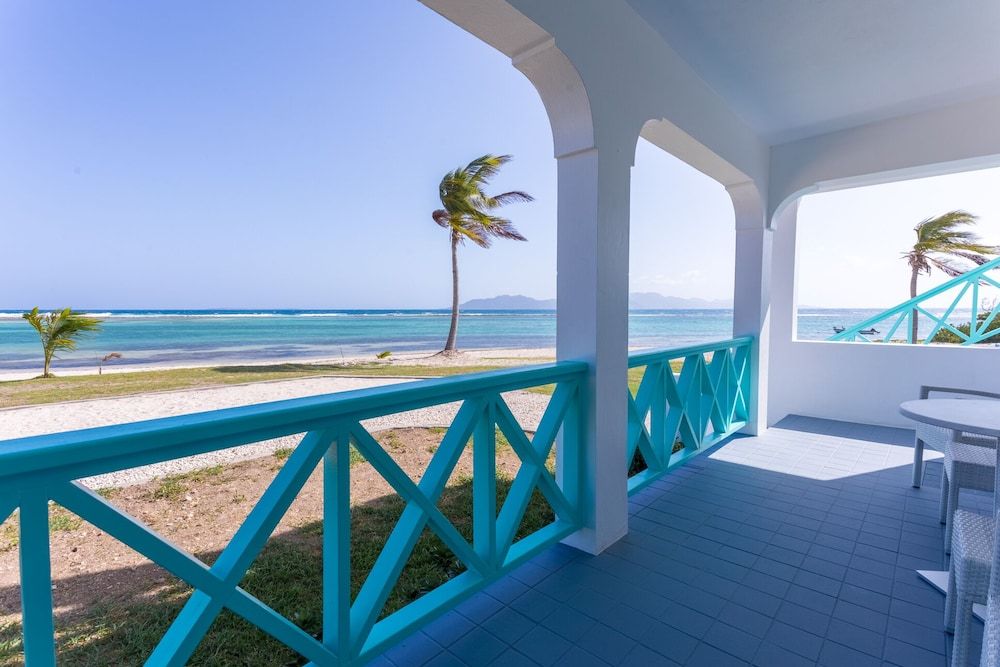 Coralito Bay Suites & Villas - Exterior - 1