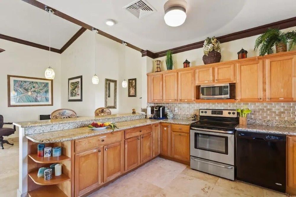 Beachfront Bliss: Private Retreat With Spectacular Views - Private kitchen - 3