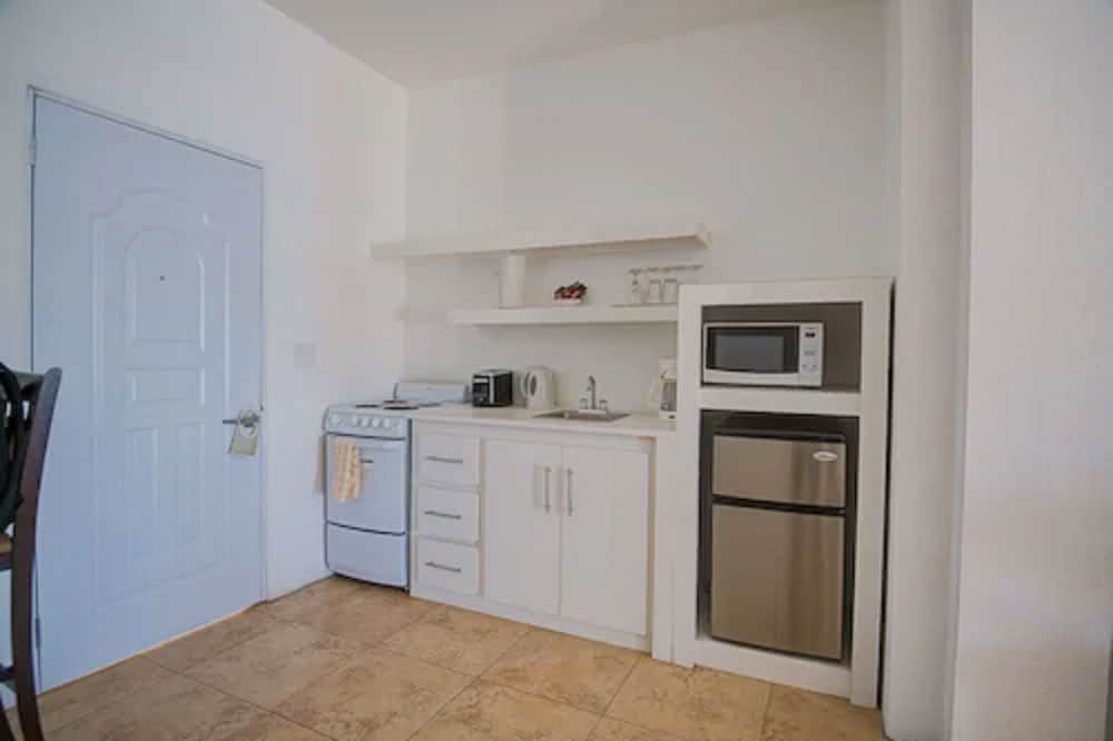 La Vue Boutique Inn - Private kitchen - 2