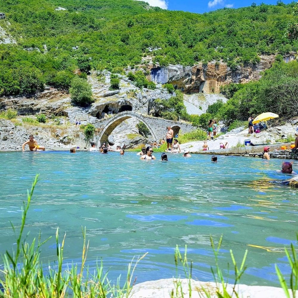 Gold Guest House & Bar - Exterior - 1