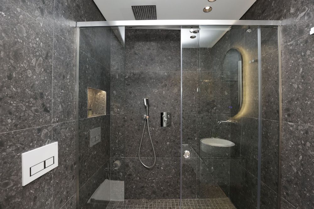 Gremmy Boutique Hotel - Bathroom - 2