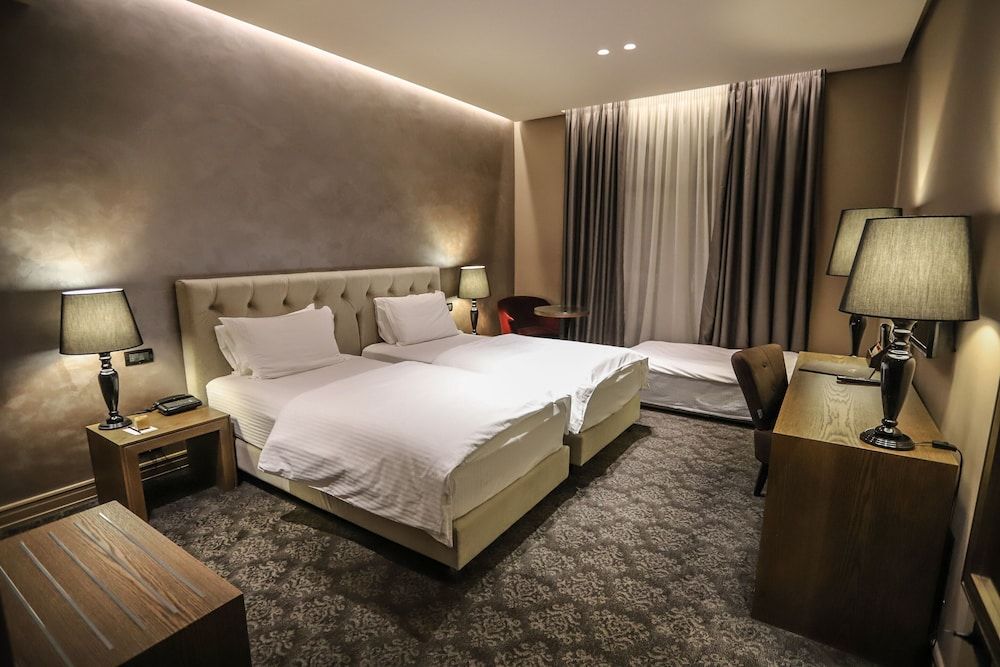 Mondial Hotel - Room - 2