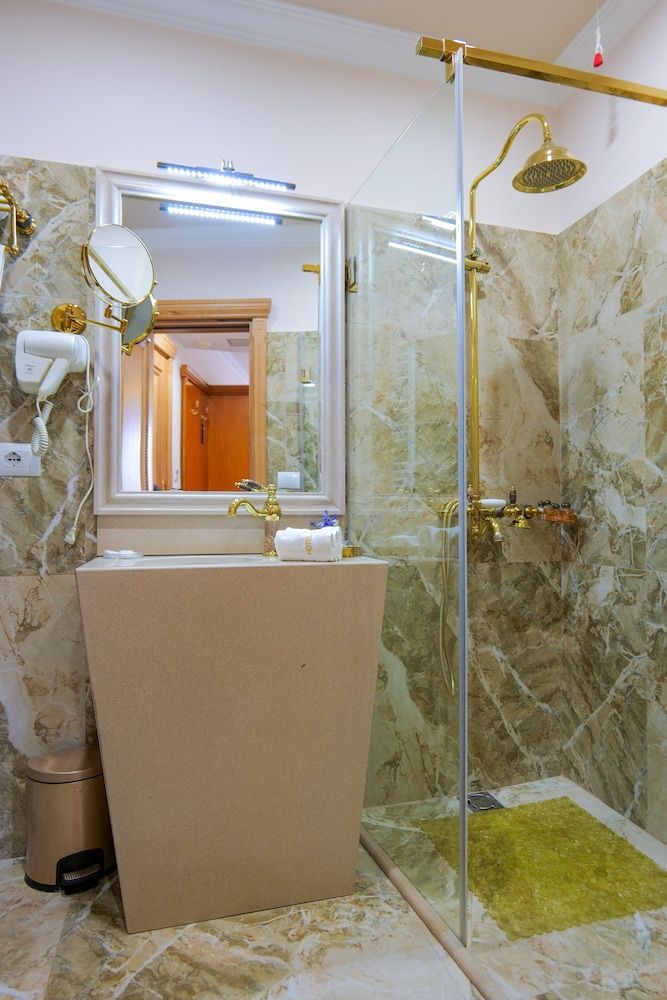 Hotel Boka - Bathroom - 1