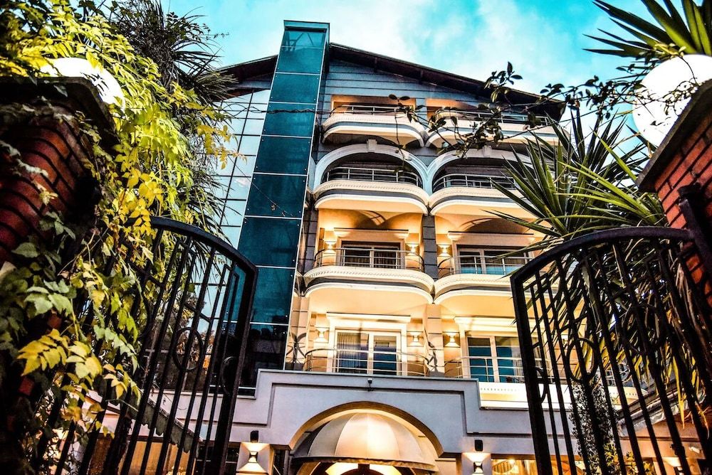 VH Broad Way Tirana Center Hotel - Exterior - 2