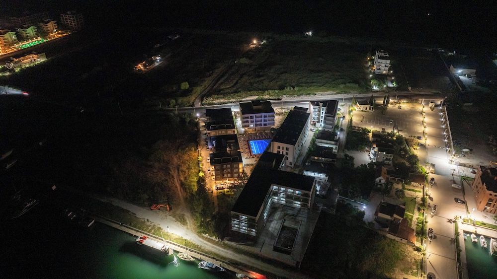 Gest Hotel - Exterior