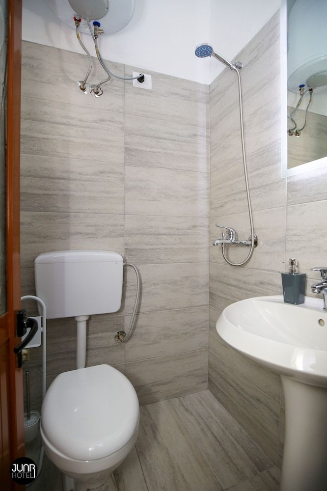 Skyhill Boutique Hotel - Bathroom - 4