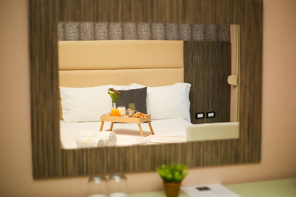Hotel Aliko - In-room dining - 1