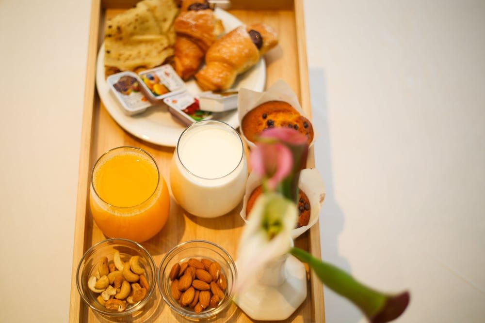 Hotel Aliko - In-room dining - 2
