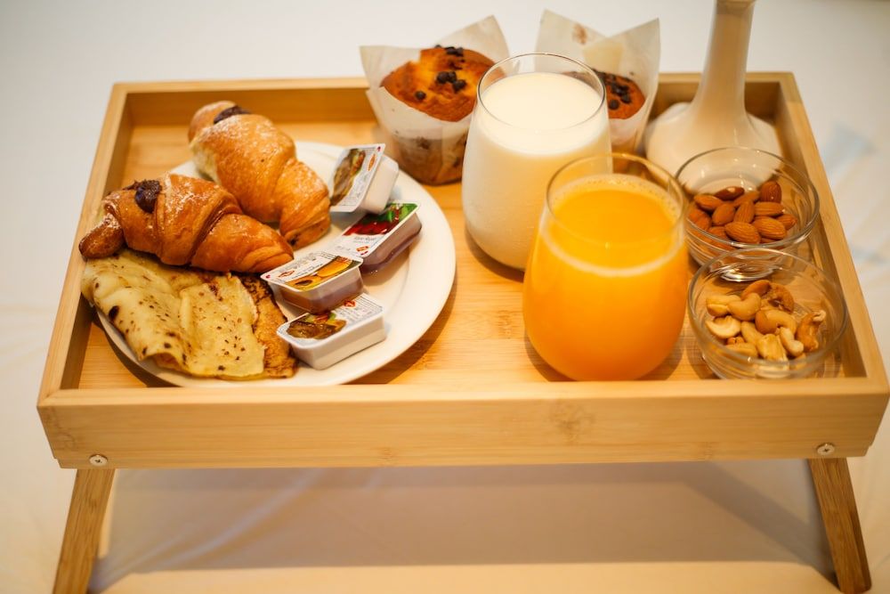 Hotel Aliko - In-room dining - 4