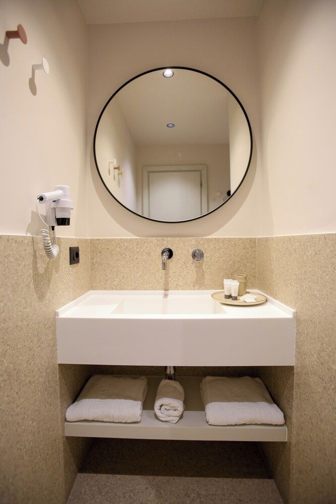 Olympia Villas and Hotel - Bathroom - 4